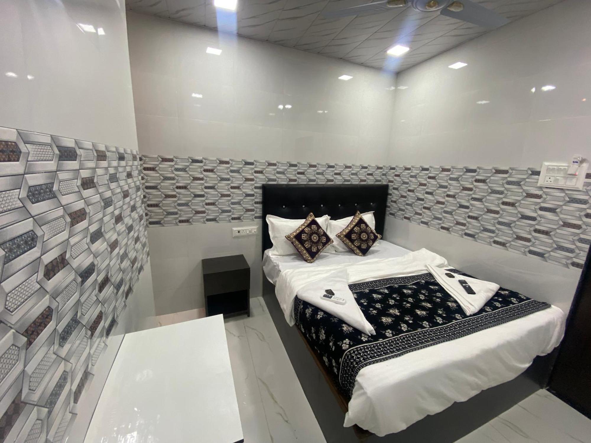 Hotel O Sai Residency, Mumbai